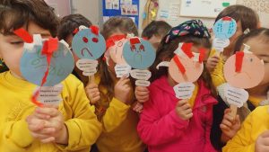 Μάρτης είναι Νάζια κάνει (3)