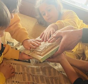 Για…“Ένα τσαμπί Σταφύλι”…(8)