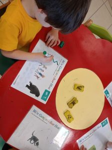 We're going on a bear hunt(4)