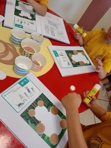 We're going on a bear hunt(7)