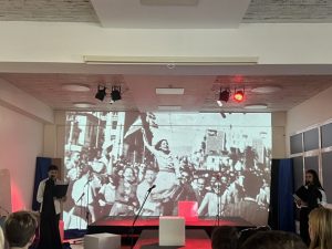 Τη Ρωμιοσύνη μην την κλαις.... (4)