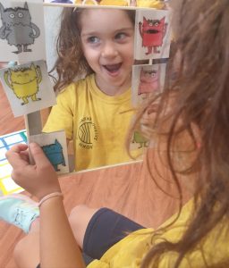 Το τερατάκι των χρωμάτων μας ξυπνάει συναισθήματα(5)