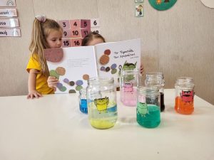 Το τερατάκι των χρωμάτων μας ξυπνάει συναισθήματα(9)