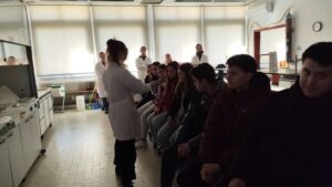 Τα παιδιά πηγαίνουν Πανεπιστήμιο(8)