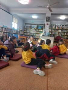 Επίσκεψη στη βιβλιοθήκη