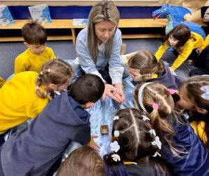 Πιάσε ένα βιβλίο...
