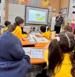 Μεγαλώνουμε